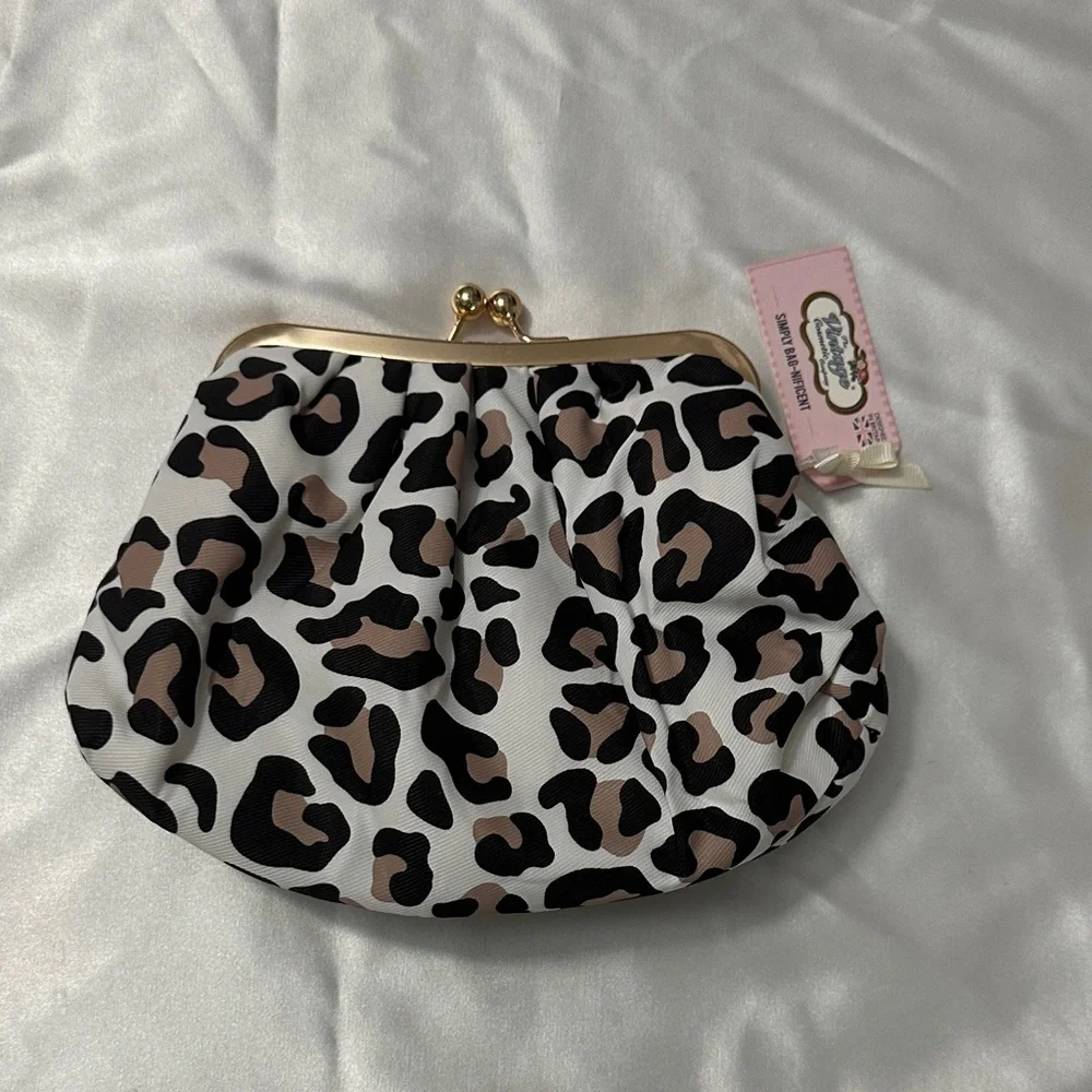 The Vintage Cosmetic company - Leopard Print Frame Cosmetic clutch - Picture 2 of 4